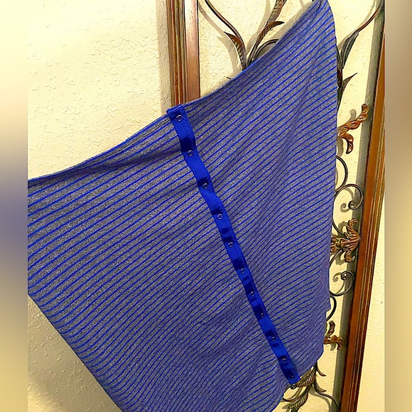 LULU LEMON Striped Snap Wrap - Picture 1 of 4